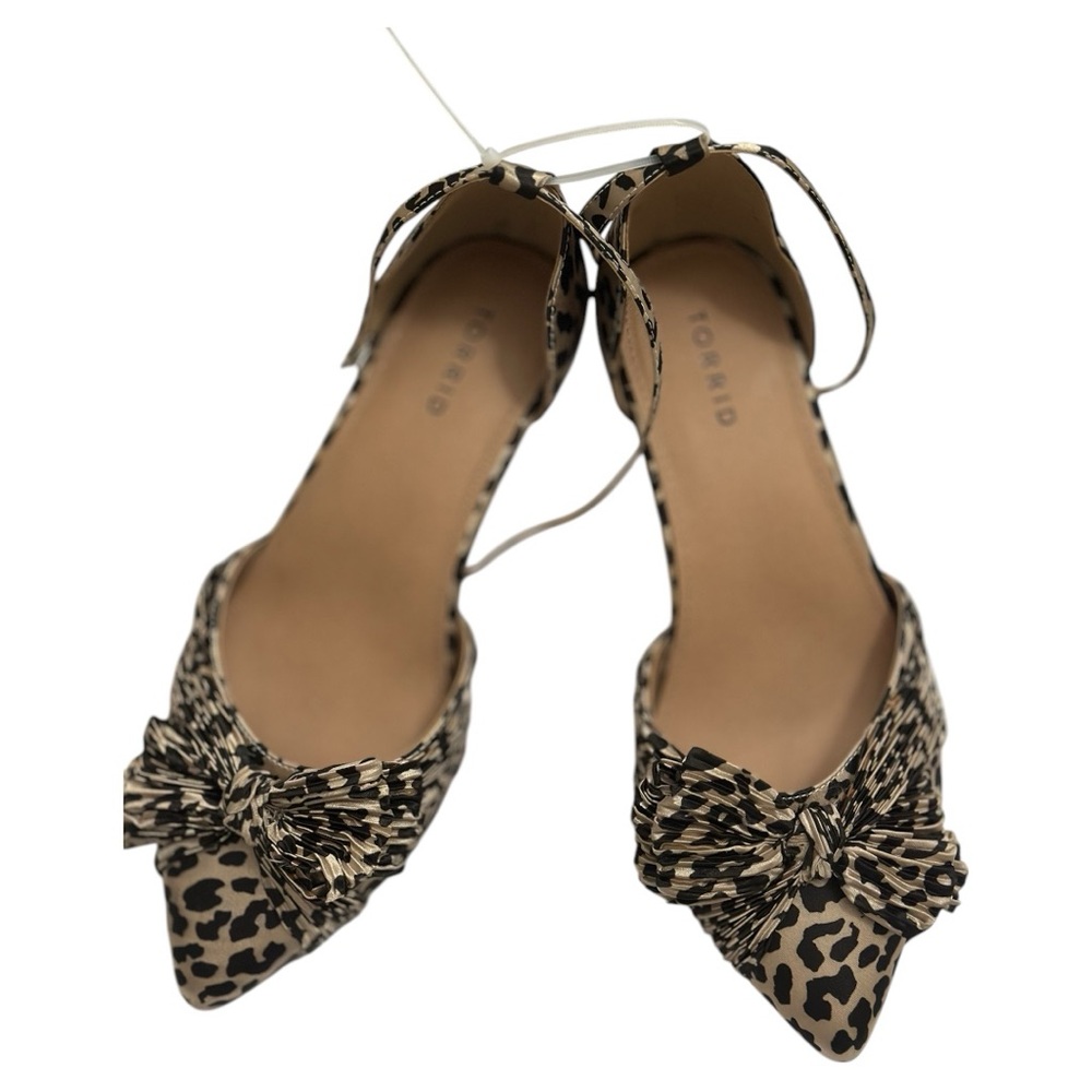 Torrid Leopard Print Pointed Toe Flats | Size 10WW | Bow Detail - Picture 6 of 6